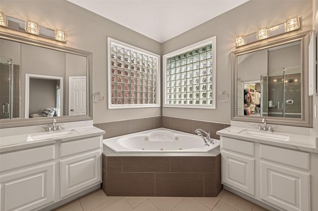 5335 Fairdale Lane, Houston, TX 77056
