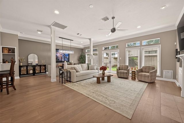 5335 Fairdale Lane, Houston, TX 77056