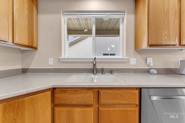2002 Park View Dr, Twin Falls, ID 83301