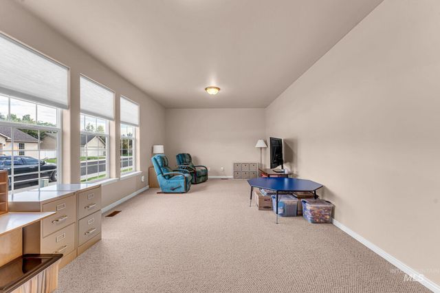 2002 Park View Dr, Twin Falls, ID 83301