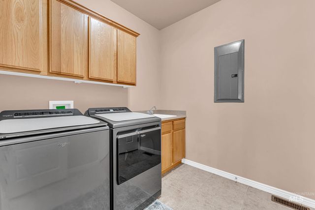 2002 Park View Dr, Twin Falls, ID 83301