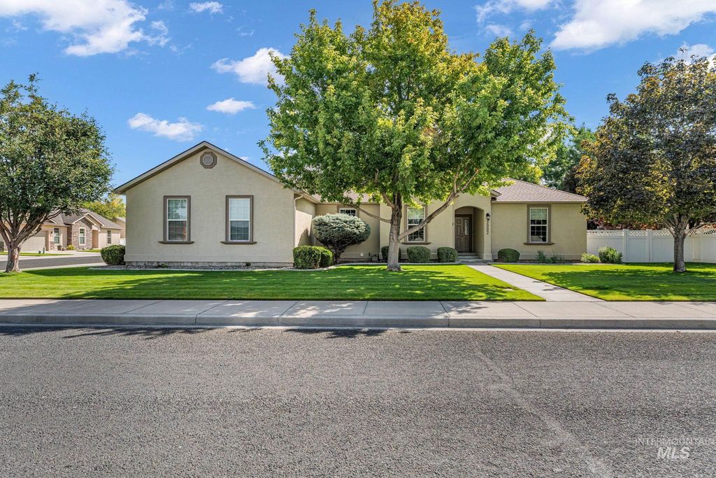 2002 Park View Dr, Twin Falls, ID 83301