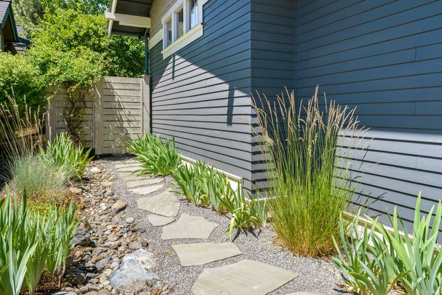 2322 NW High Lakes Loop, Bend, OR 97703