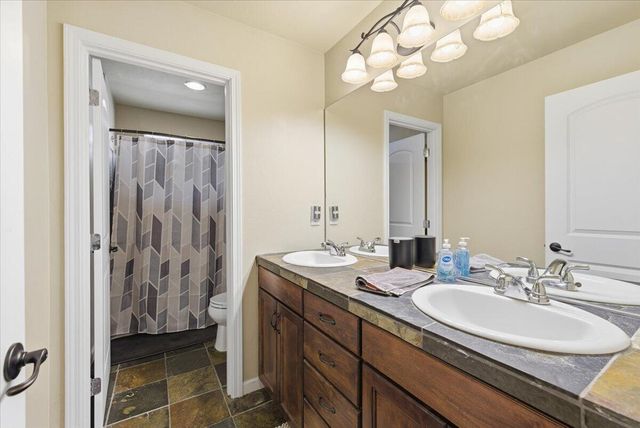 1154 Ashford Way, Medford, OR 97504