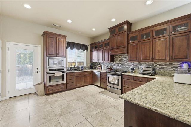 1154 Ashford Way, Medford, OR 97504