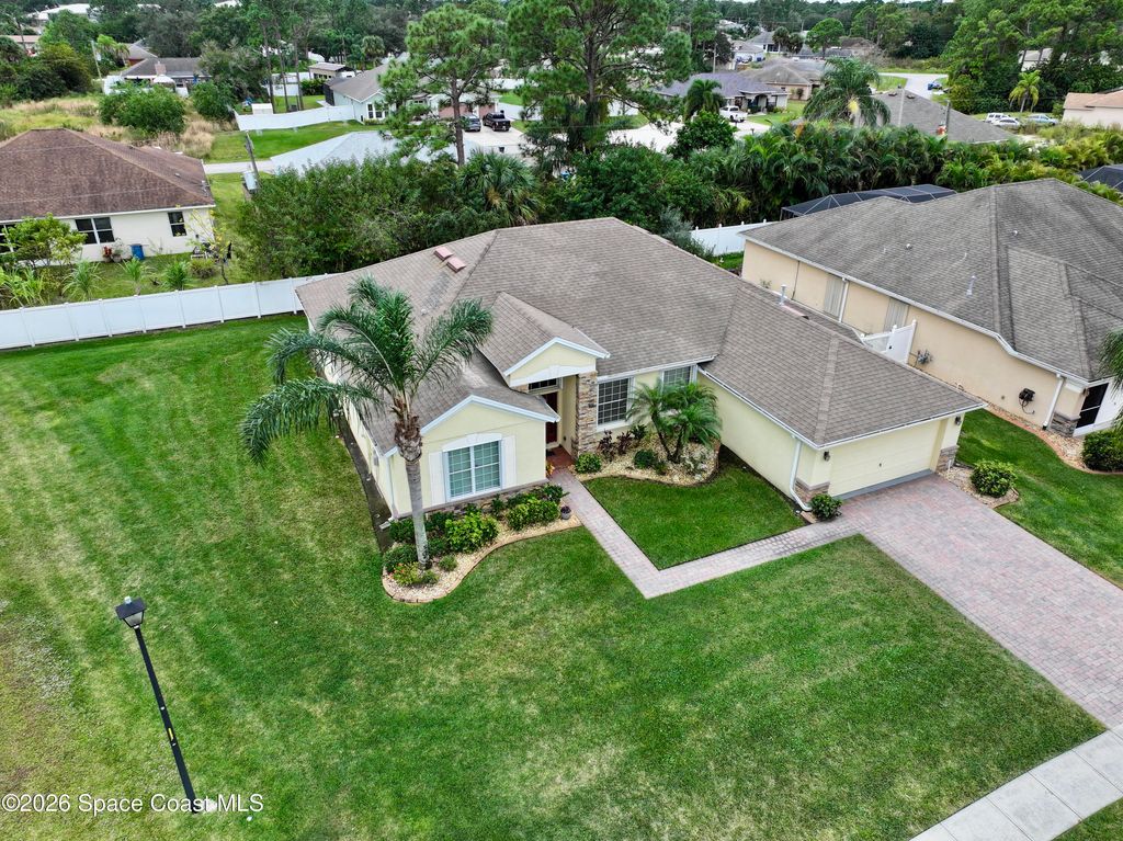 220 Grouper Circle SE, Palm Bay, FL 32909