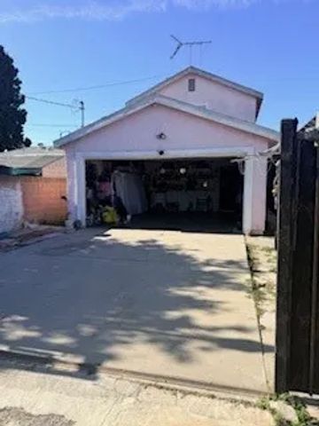 4624 E Rosecrans, Compton, CA 90221