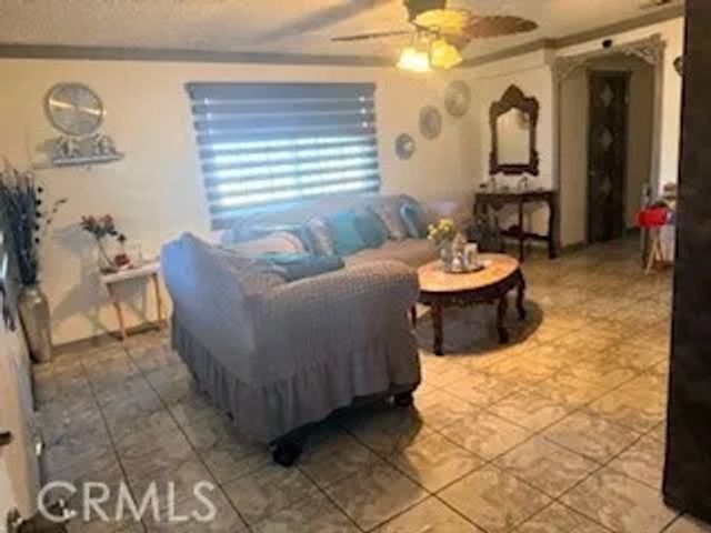 4624 E Rosecrans, Compton, CA 90221