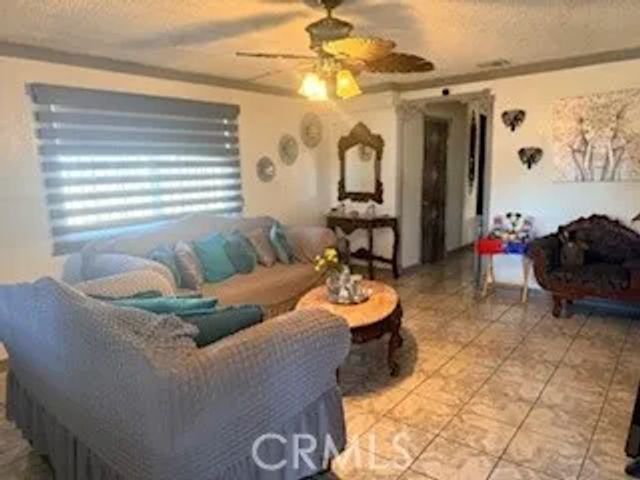 4624 E Rosecrans, Compton, CA 90221
