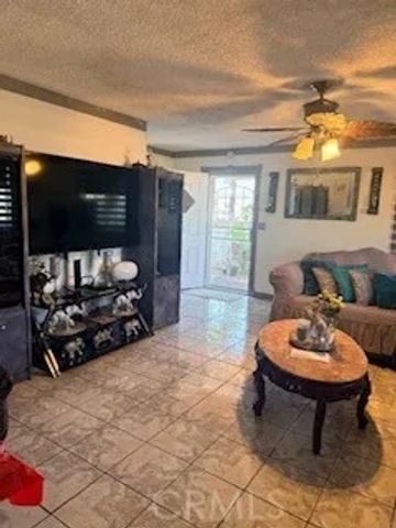 4624 E Rosecrans, Compton, CA 90221