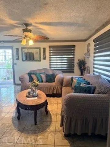 4624 E Rosecrans, Compton, CA 90221