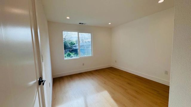 374 S 21st Street, San Jose, CA 95116