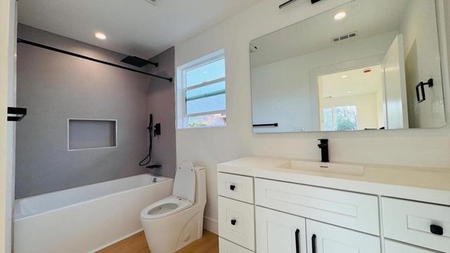 374 S 21st Street, San Jose, CA 95116