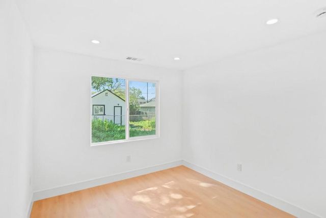 374 S 21st Street, San Jose, CA 95116