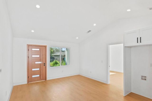374 S 21st Street, San Jose, CA 95116