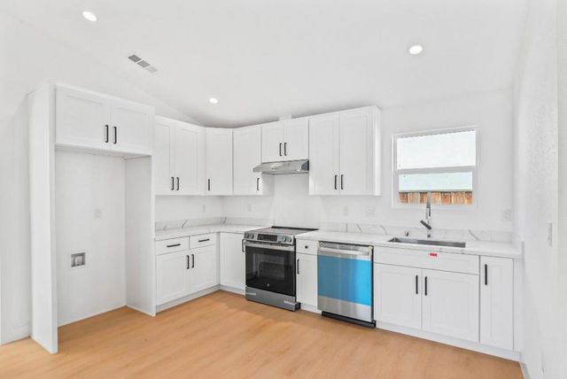 374 S 21st Street, San Jose, CA 95116