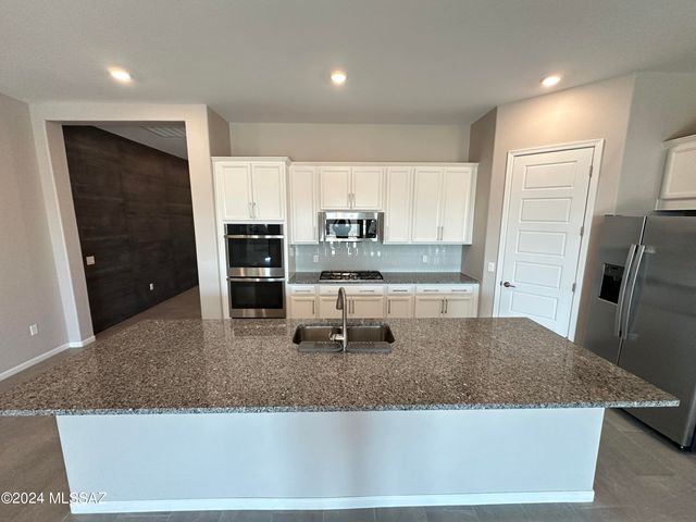 12474 N Appling Avenue, Marana, AZ 85653