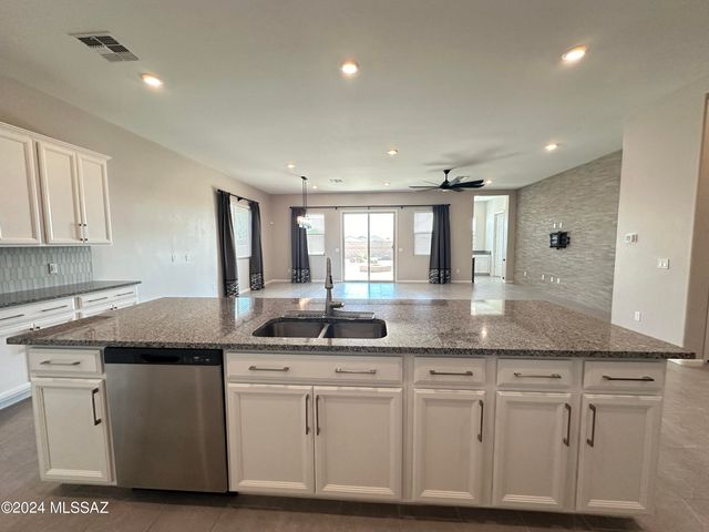 12474 N Appling Avenue, Marana, AZ 85653