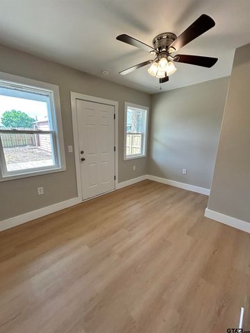 112 E Lakeview, Henderson, TX 75652