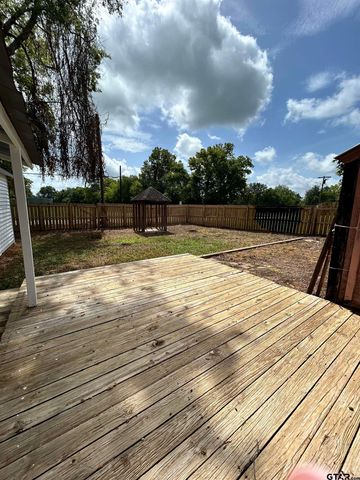 112 E Lakeview, Henderson, TX 75652
