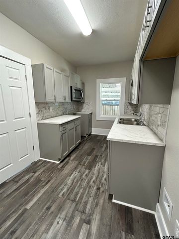 112 E Lakeview, Henderson, TX 75652