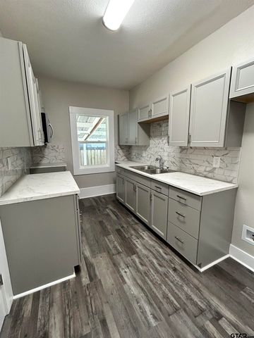 112 E Lakeview, Henderson, TX 75652