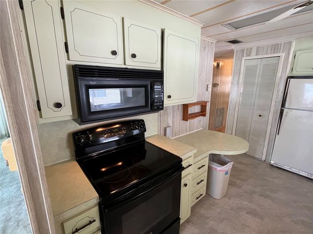 807 JOLANDA CIRCLE, Venice, FL 34285