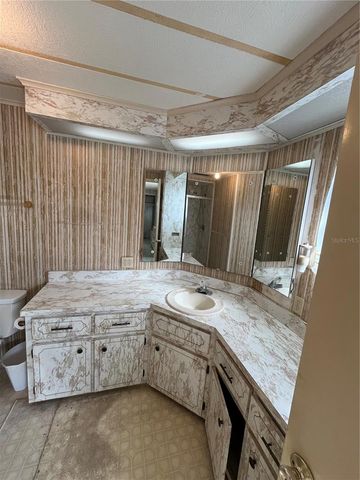 807 JOLANDA CIRCLE, Venice, FL 34285