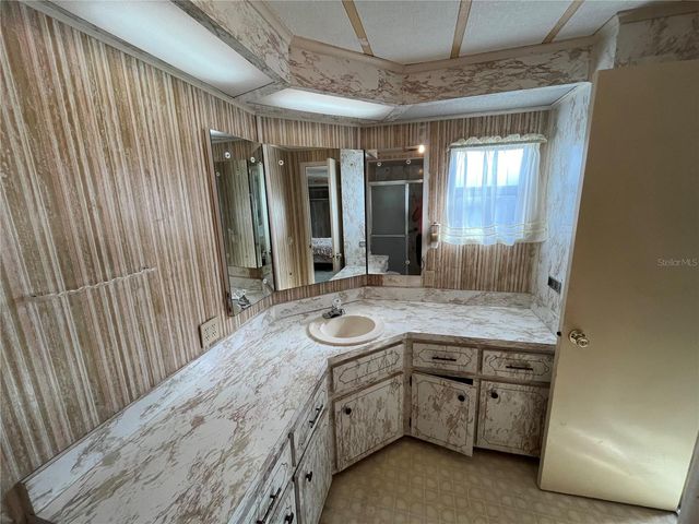 807 JOLANDA CIRCLE, Venice, FL 34285