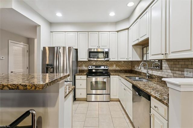 503 Alexia LN, Yorktown, VA 23690