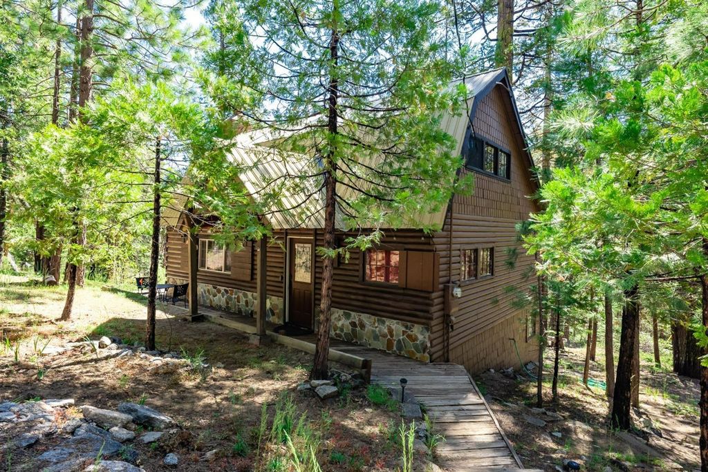 41534 Indian Rock Road, Shaver Lake, CA 93664