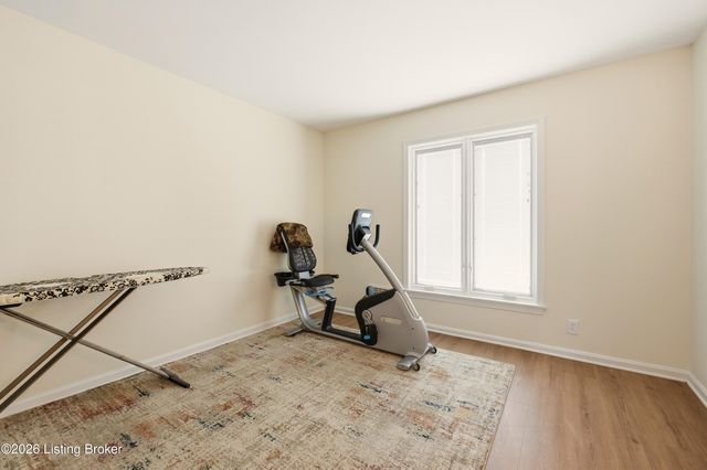 434 Whiteheath Ln, Louisville, KY 40243