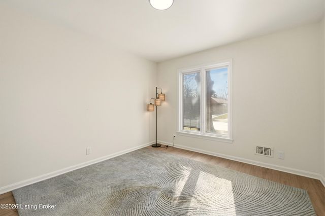 434 Whiteheath Ln, Louisville, KY 40243