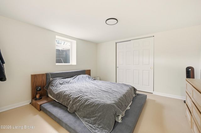 434 Whiteheath Ln, Louisville, KY 40243