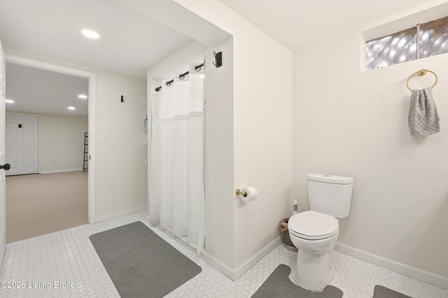 434 Whiteheath Ln, Louisville, KY 40243