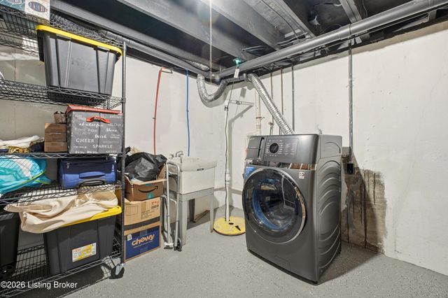 434 Whiteheath Ln, Louisville, KY 40243