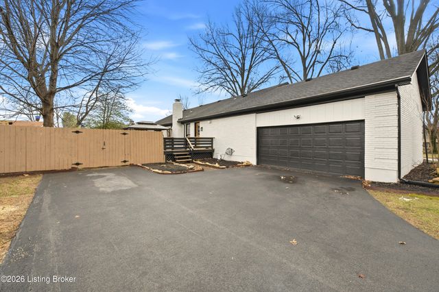 434 Whiteheath Ln, Louisville, KY 40243