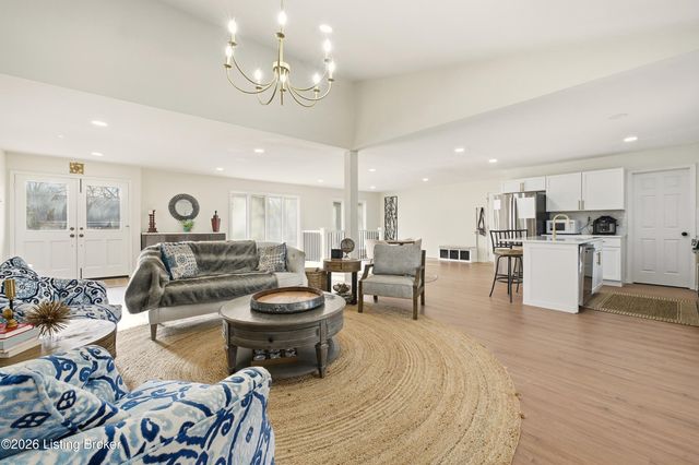 434 Whiteheath Ln, Louisville, KY 40243