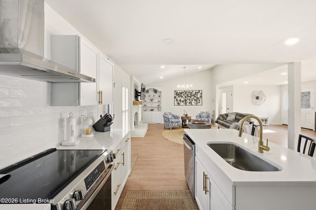 434 Whiteheath Ln, Louisville, KY 40243