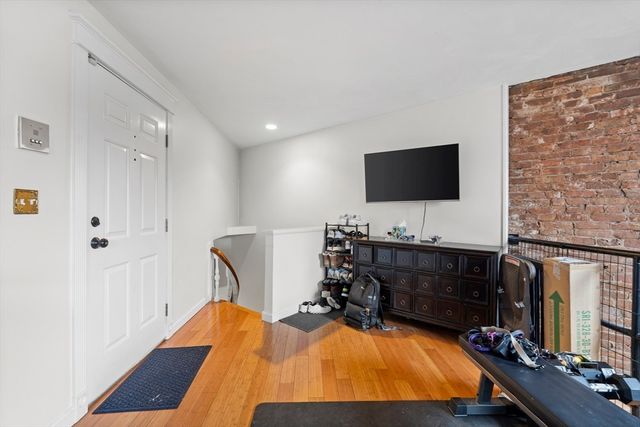 529 Columbus Ave 24, Boston, MA 02118