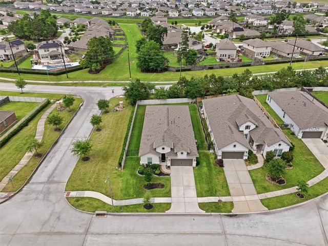 6071 Windward Falls Way, Kingwood, TX 77365