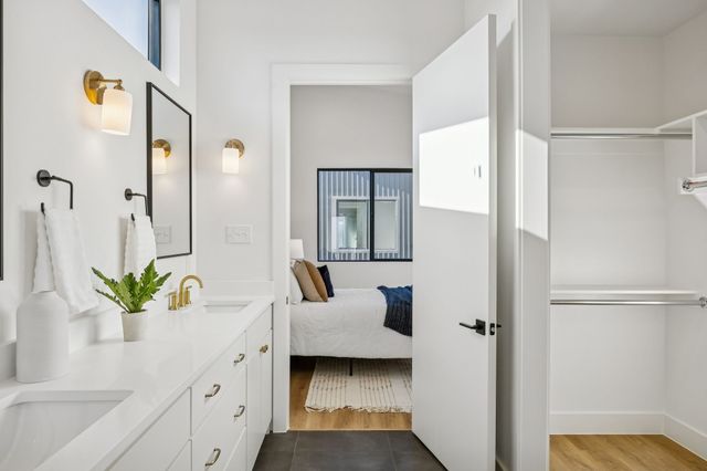 2151 Mail Avenue 101, Dallas, TX 75235