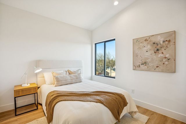 2151 Mail Avenue 101, Dallas, TX 75235