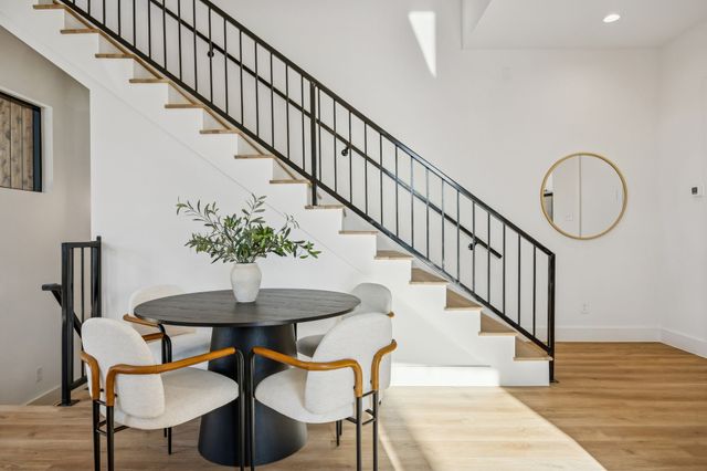 2151 Mail Avenue 101, Dallas, TX 75235