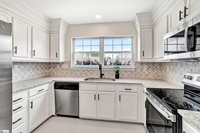 203 N Sandy Brook Way, Simpsonville, SC 29680