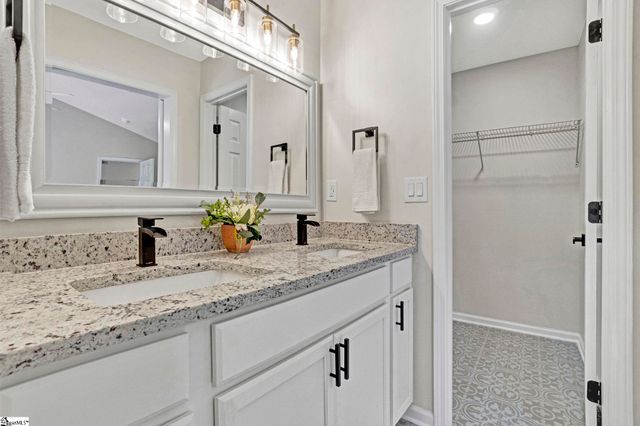 203 N Sandy Brook Way, Simpsonville, SC 29680