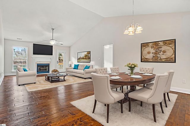 203 N Sandy Brook Way, Simpsonville, SC 29680