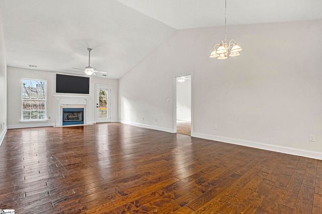 203 N Sandy Brook Way, Simpsonville, SC 29680