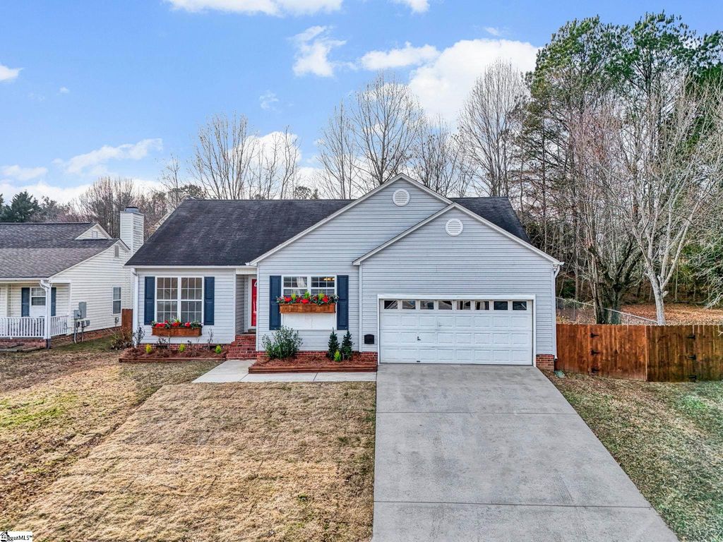 203 N Sandy Brook Way, Simpsonville, SC 29680
