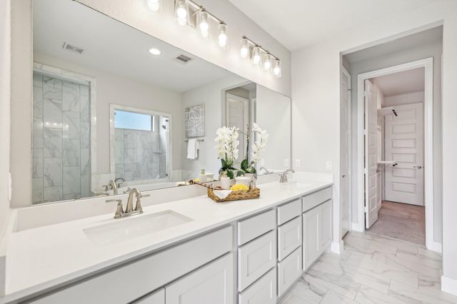 131 Kellogg LN, Bastrop, TX 78602